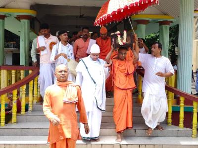 Sri Sri Ramakrishna Paduka Agamanam 